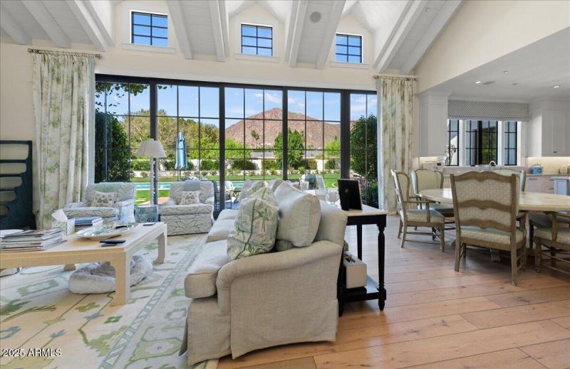 69-5446 E. Exeter Blvd 61