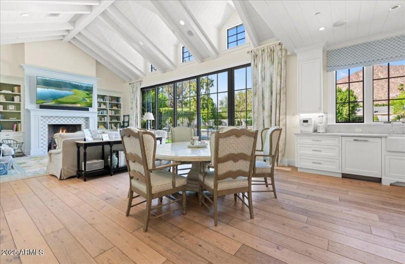 70-5446 E. Exeter Blvd 62