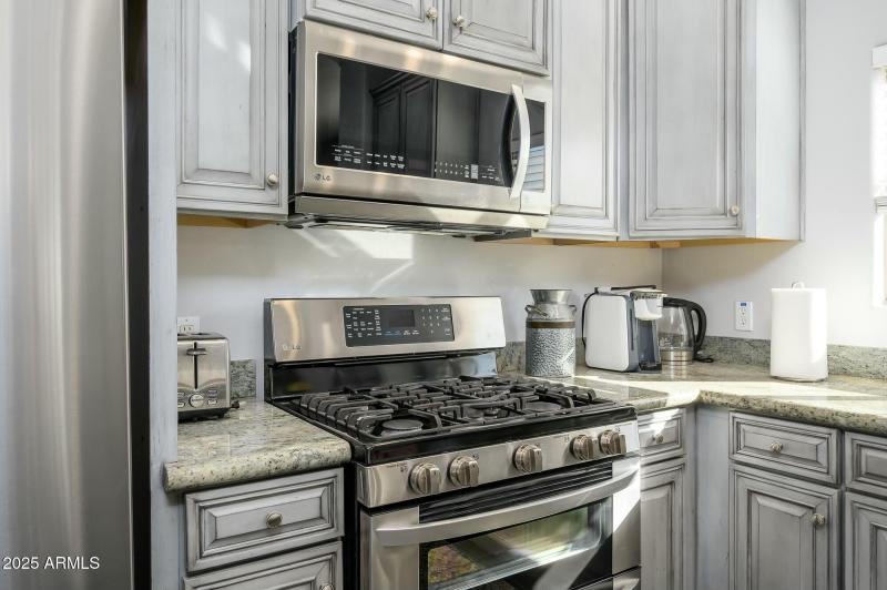 High end appliances + gas cook top
