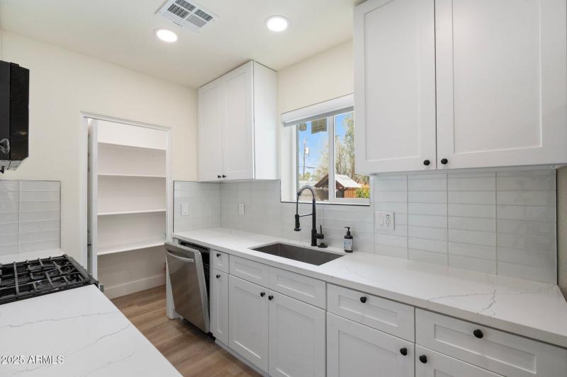 36-web-or-mls-DSC02667 copy