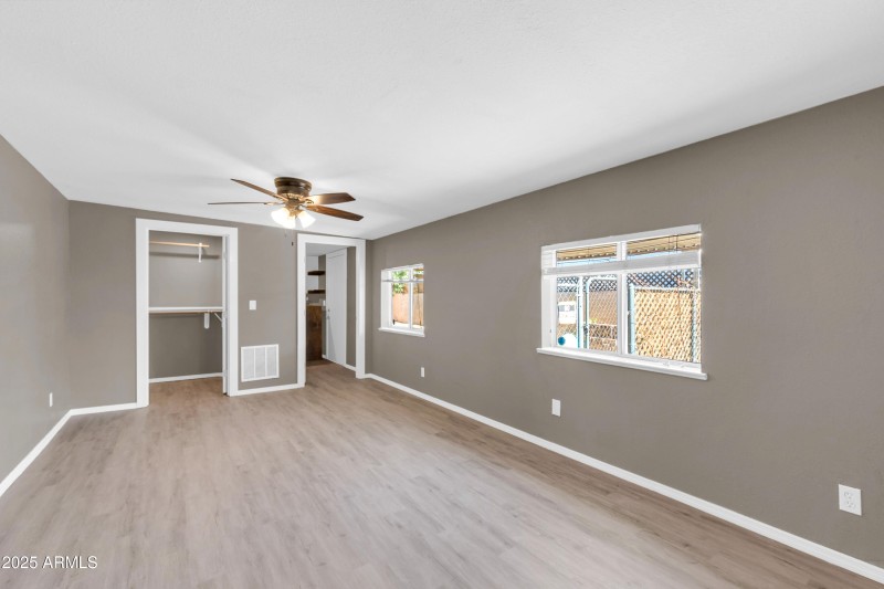 9472 E Escondido Ave-22