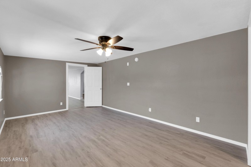 9472 E Escondido Ave-23