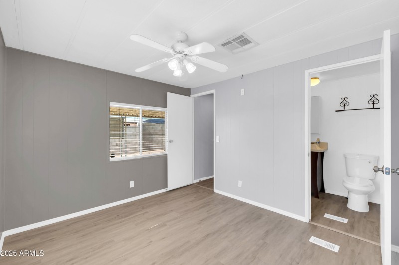 9472 E Escondido Ave-25