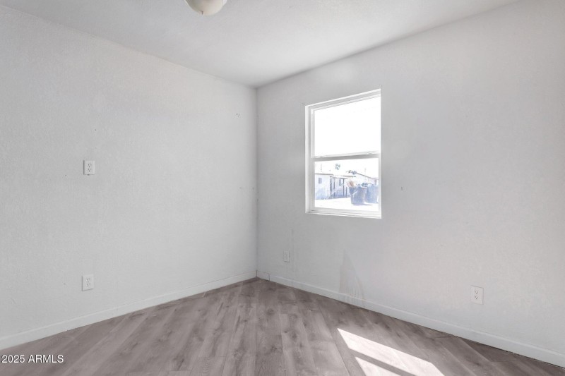 9-web-or-mls-QPT Photo - MEP_6012