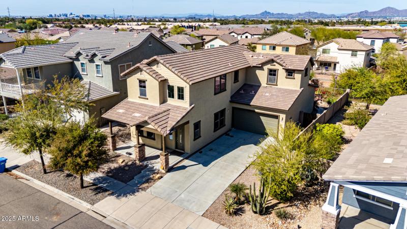 41 - Constance Drone