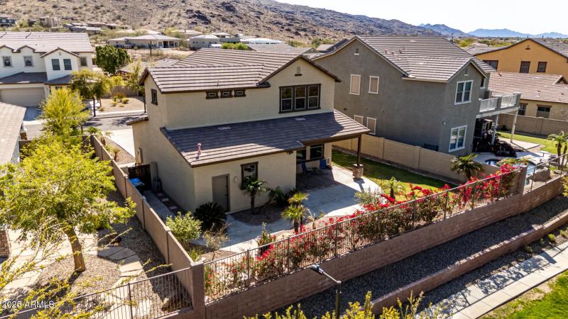 52 - Constance Drone