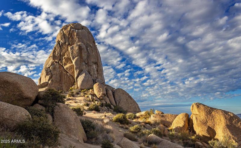 Toms Thumb Hiking Trail