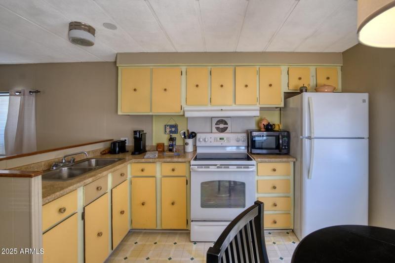 5330 South San Pedro Avenue-073043