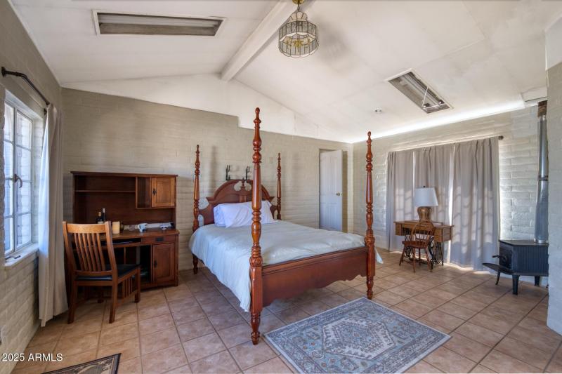 5330 South San Pedro Avenue-073155