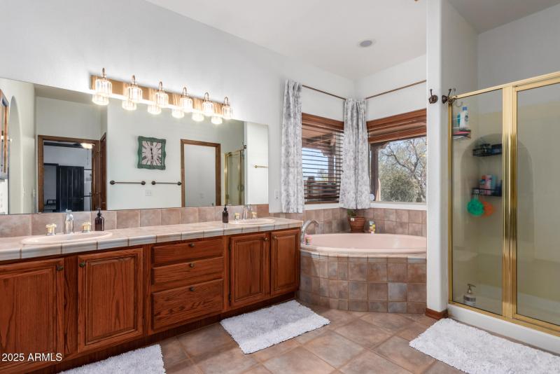Master Bathroom Suite With Natural Light