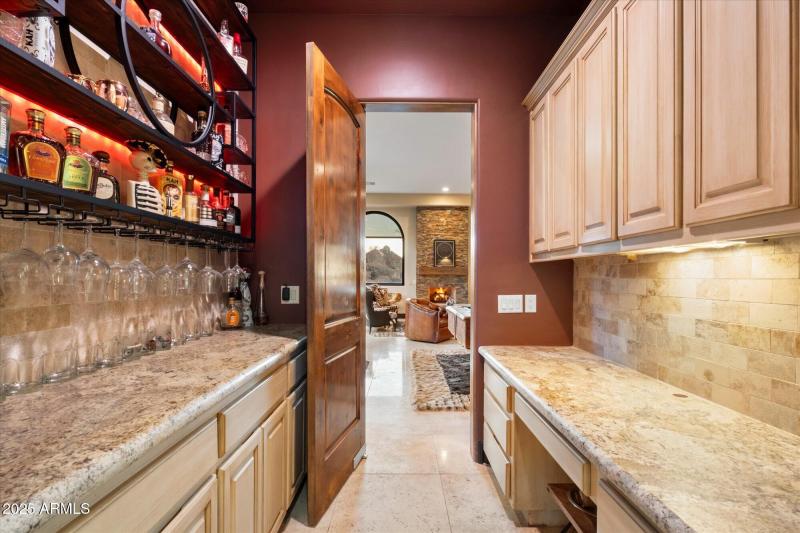 Butlers Pantry Access To Kitcen