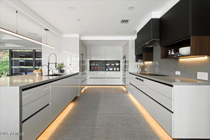 10-7157 E Rancho Vista Dr #4001 10