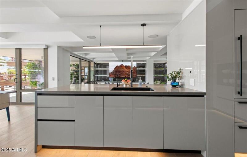 11-7157 E Rancho Vista Dr #4001 11