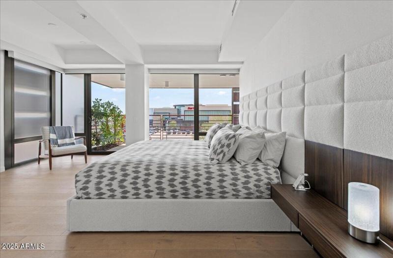 18-7157 E Rancho Vista Dr #4001 18