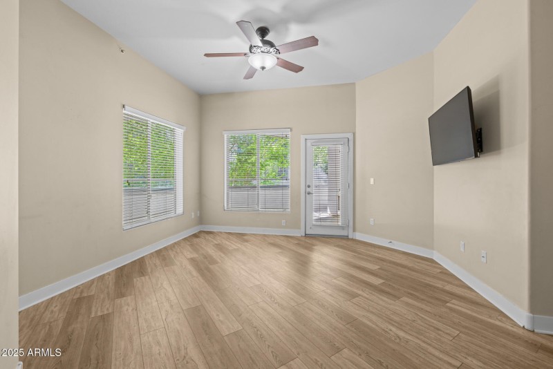 11)GREAT ROOM