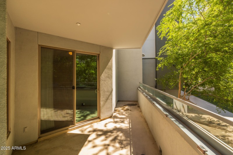 26)BACK OF HOME