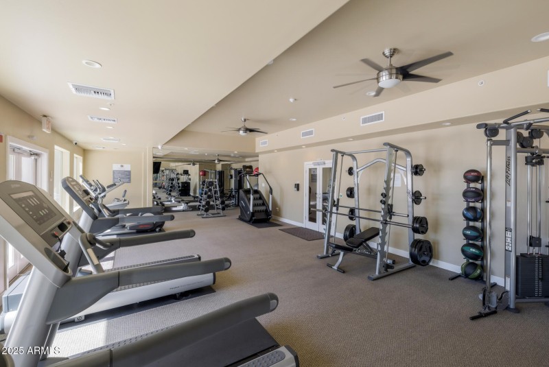 60) COMMUNITY GYM