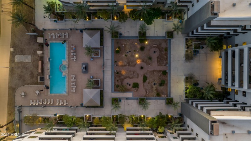 63) COMMUNITY COURTYARD