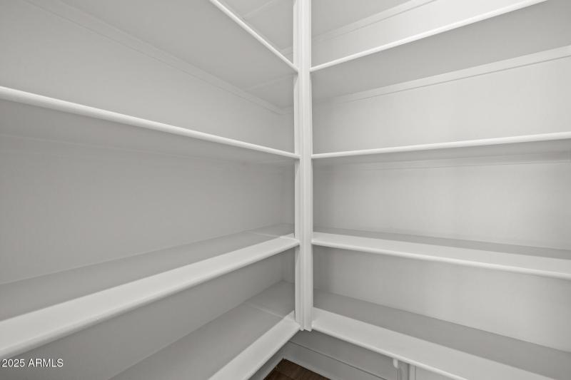 13) WALK IN PANTRY