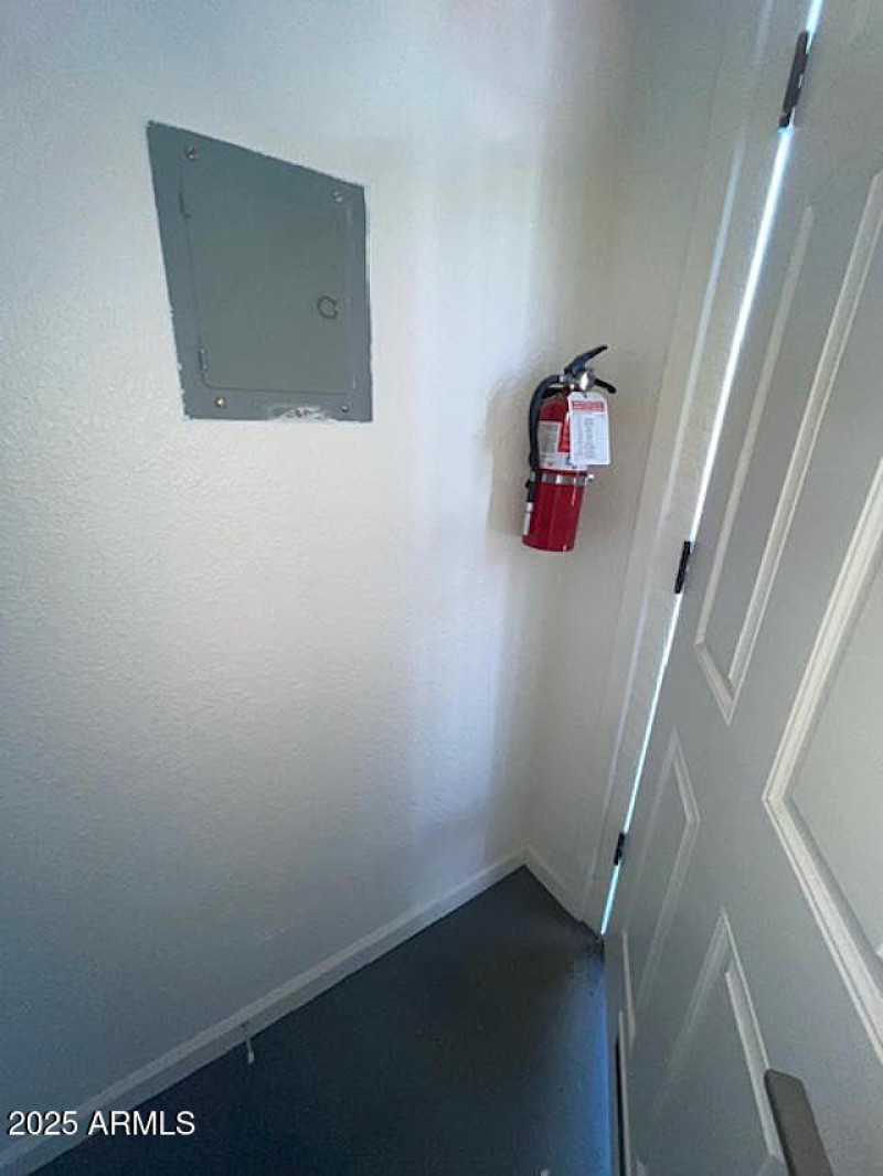 UNIT 103 FIRE EXTINGUISHER
