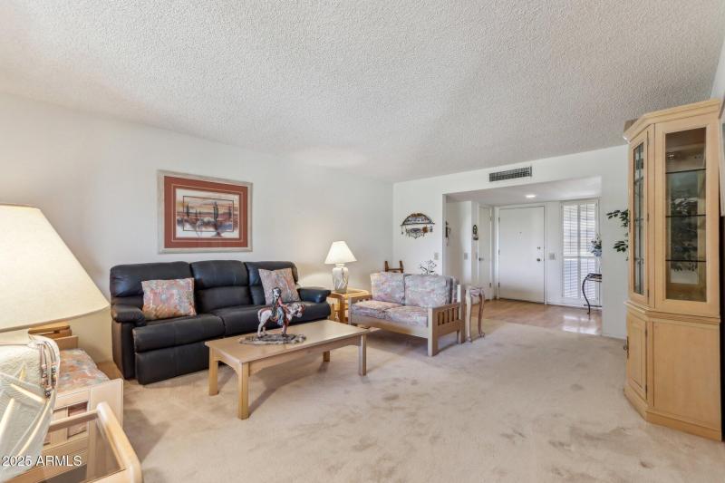 9-web-or-mls-N Cherry Tree Ln-26032025-0