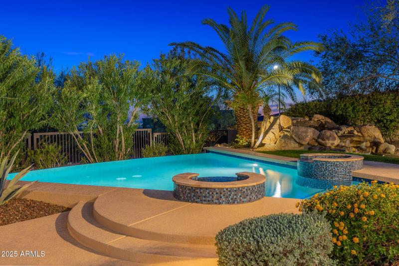 50pool lounge_twilight