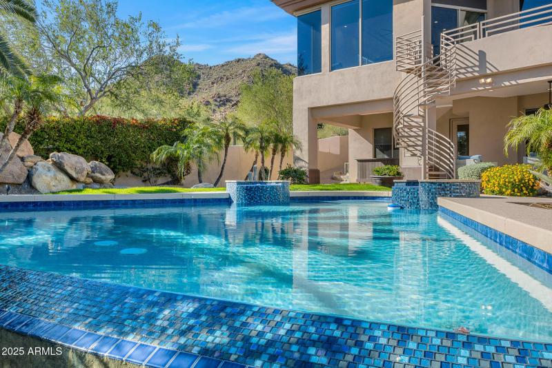 35pool mountain views