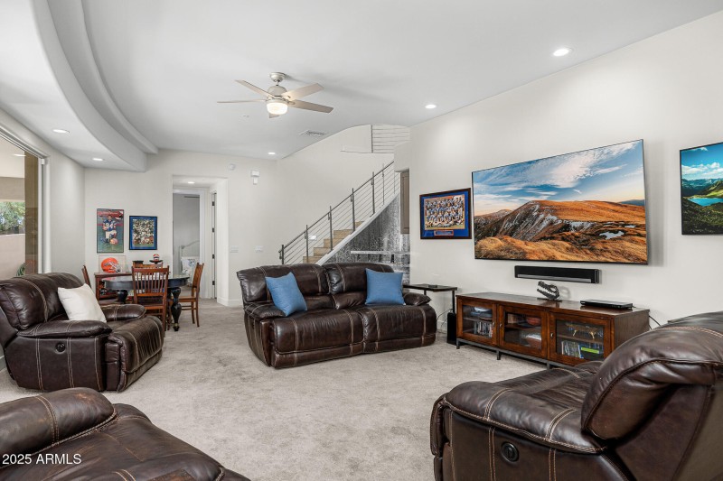 24family room lounge