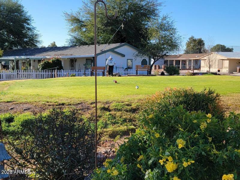 Florence Gardens Mitzi