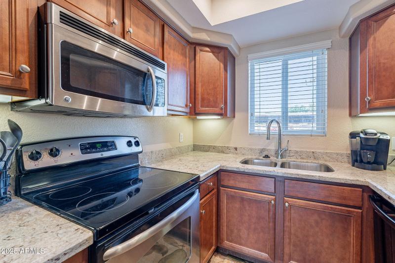 12-web-or-mls-Ray-12