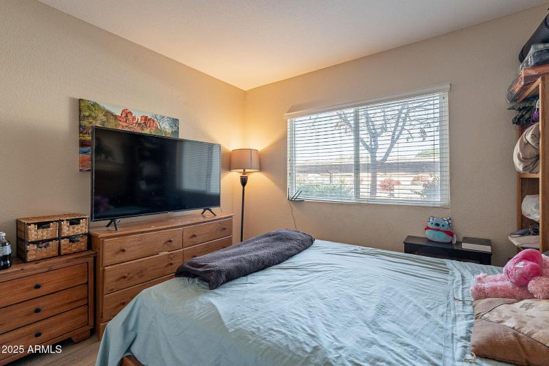 33-web-or-mls-Ray-33