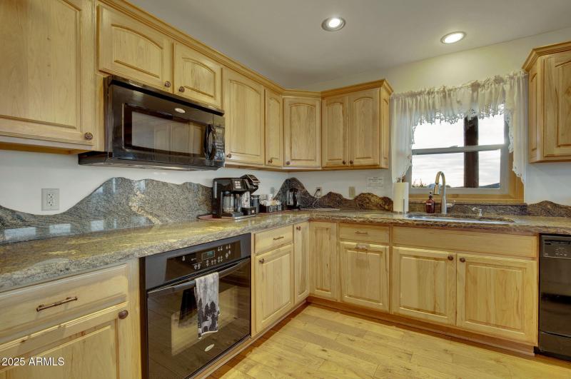 26-web-or-mls-786_E_Broncos_Trail_Willia