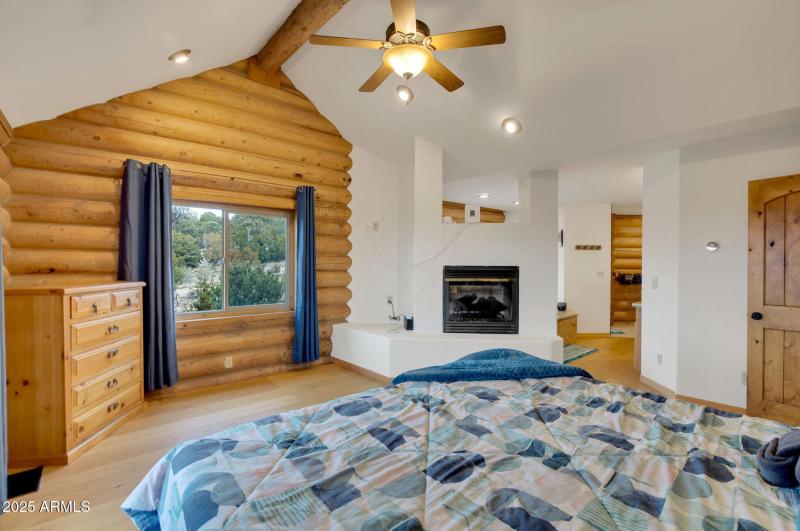 75-web-or-mls-786_E_Broncos_Trail_Willia