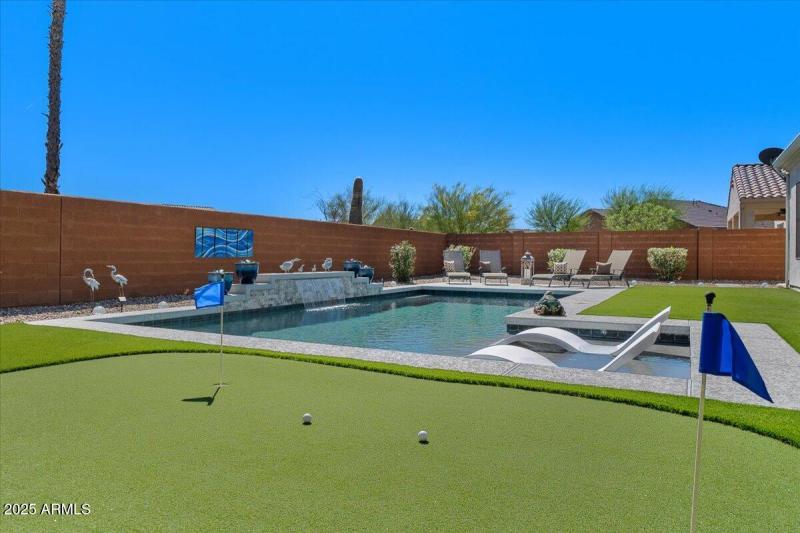 43-Putting Green & Pool