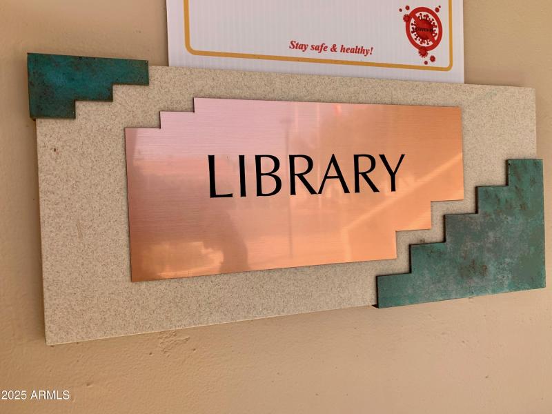 19 Golden Vista Library