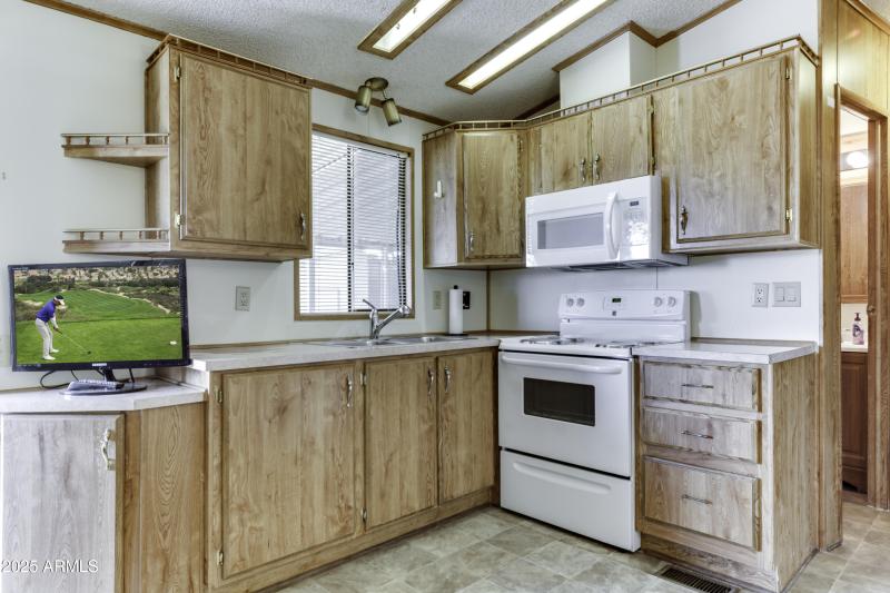 17200 W Bell Rd Lot # 652 Suprise AZ-12