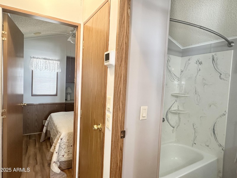 BATHROOM/BEDROOM ENTRY