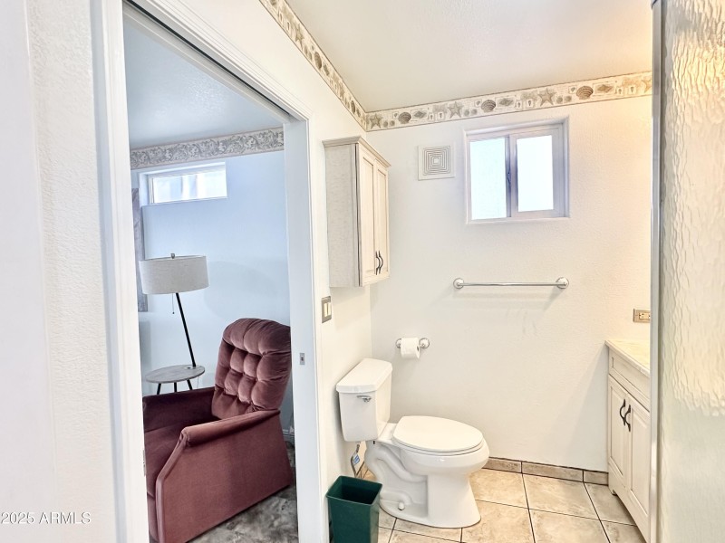 AZ ROOM BATHROOM ENTRY