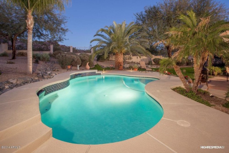 Hillside private lot