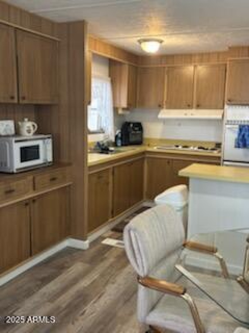 DINING TO KITCHEN 1