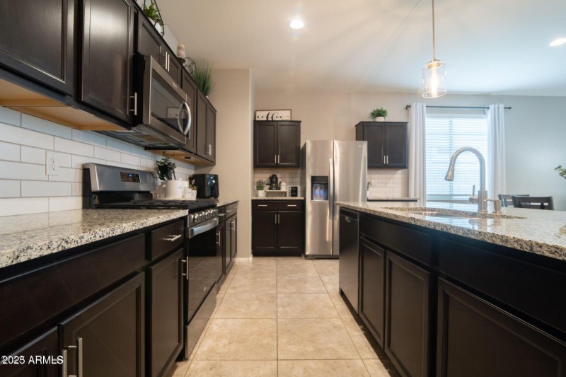 Gas Cooktop - Stainless appliances