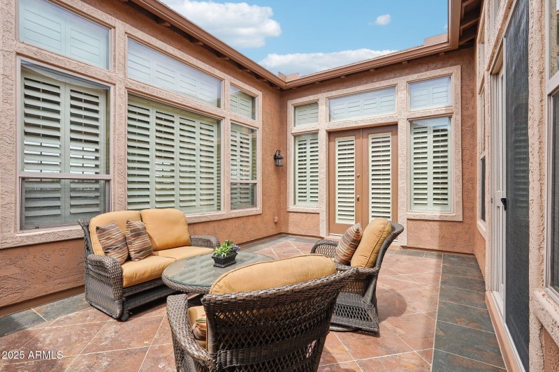 49-web-or-mls-N 130th Ave-01042025-047