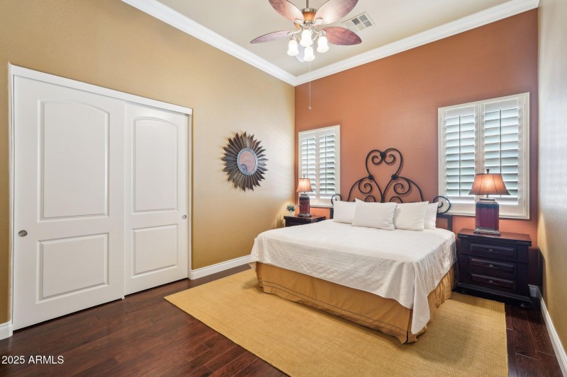 38-web-or-mls-N 130th Ave-01042025-036