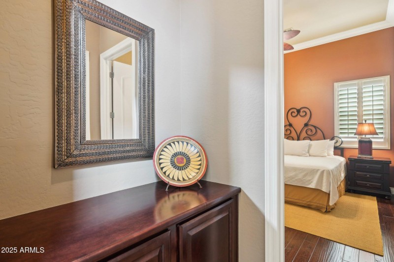 37-web-or-mls-N 130th Ave-01042025-035