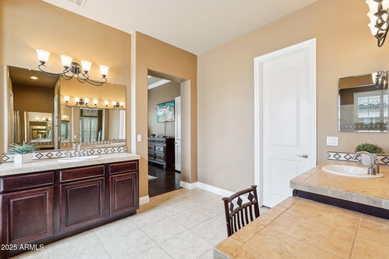 33-web-or-mls-N 130th Ave-01042025-031