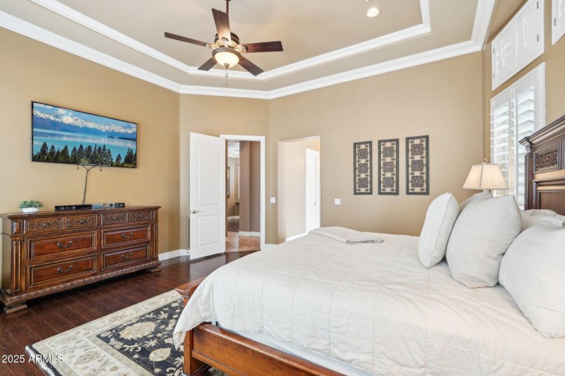 31-web-or-mls-N 130th Ave-01042025-029