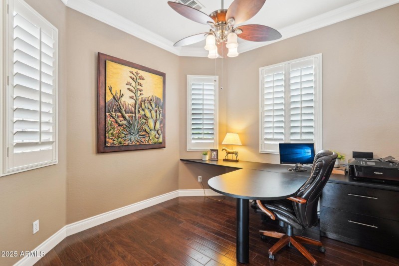 26-web-or-mls-N 130th Ave-01042025-024