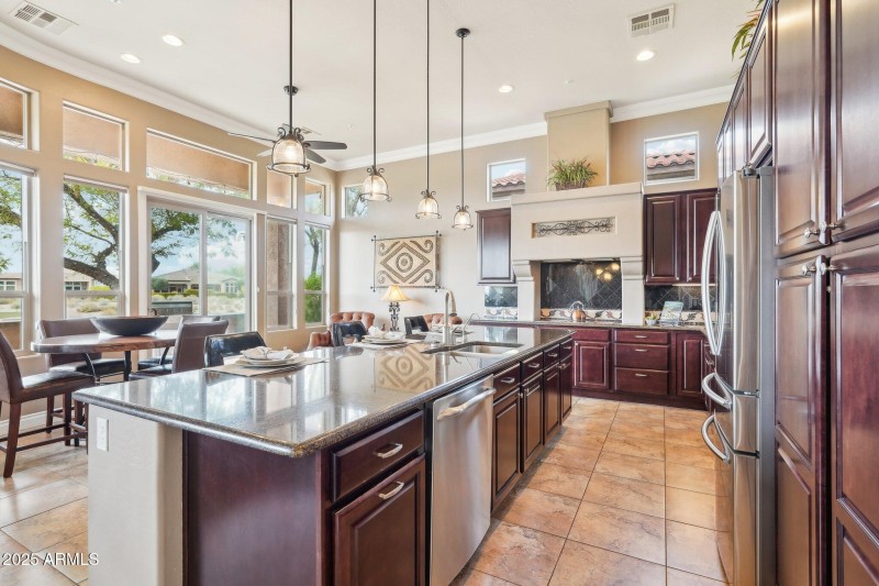 23-web-or-mls-N 130th Ave-01042025-021