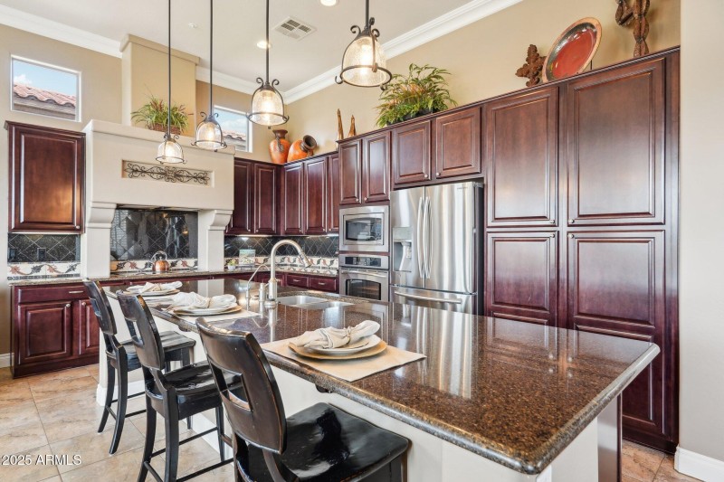 22-web-or-mls-N 130th Ave-01042025-020