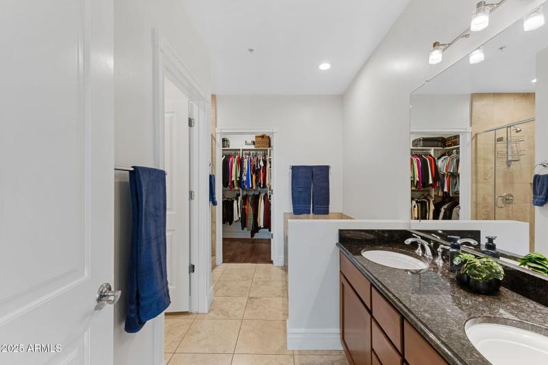 25-web-or-mls-6803-e-main-st